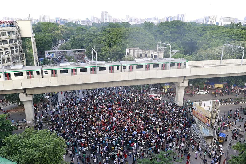 The anti-quota protestors demonstrating against the system in Dhaka